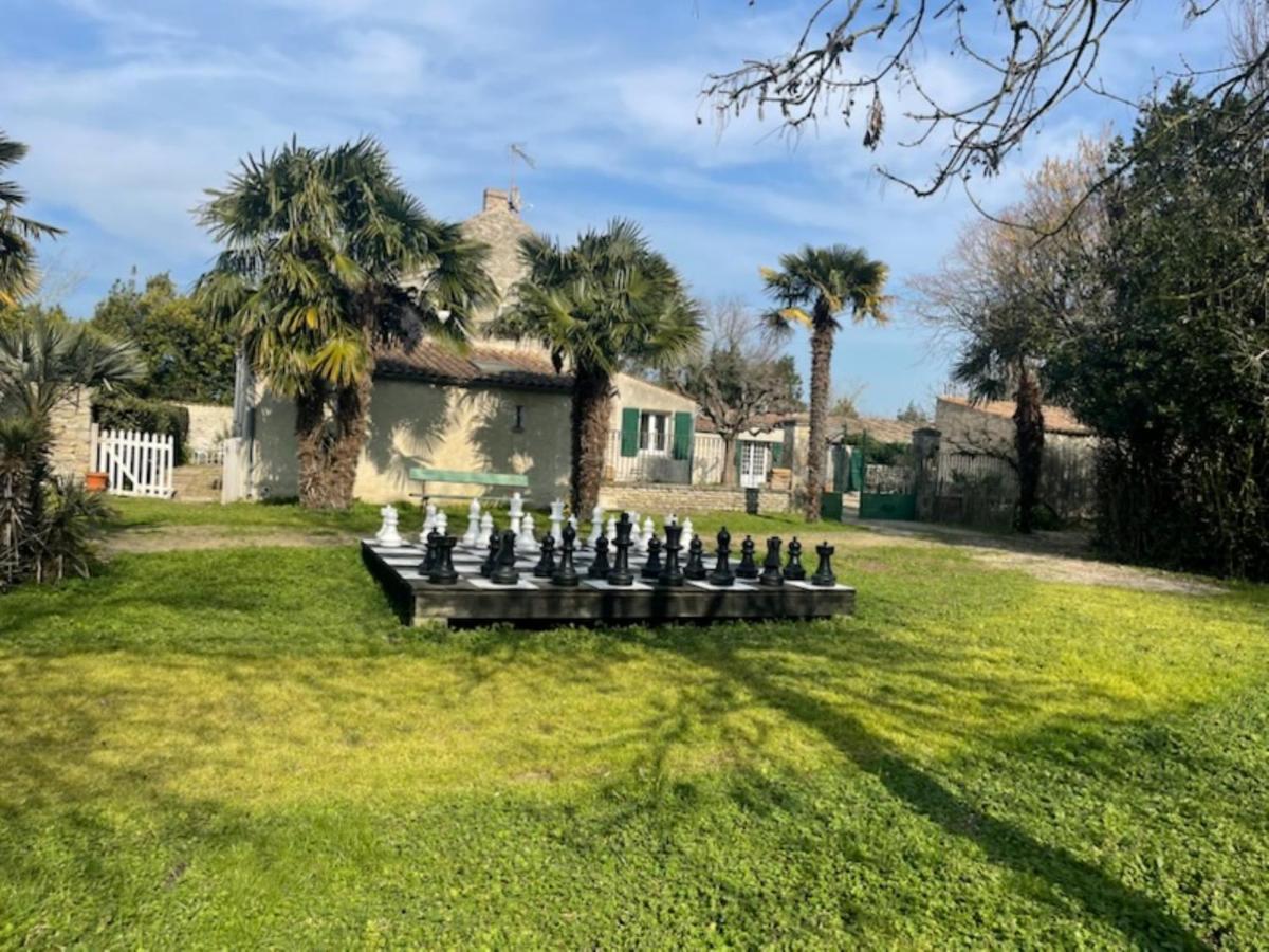 Le Chai Maison De Charme Pour Tribu Joyeuse Le Château-dʼOléron Exterior foto
