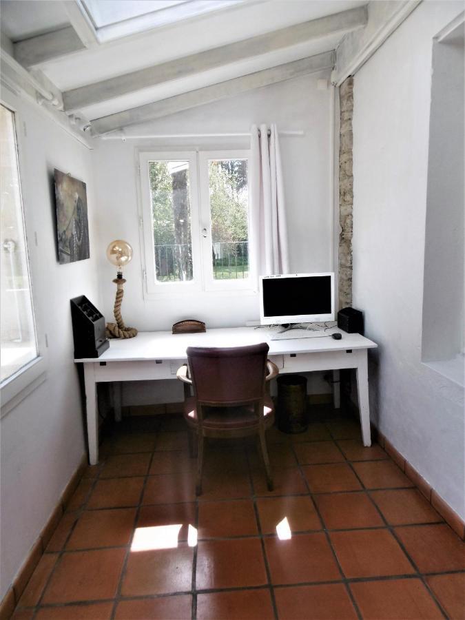 Le Chai Maison De Charme Pour Tribu Joyeuse Le Château-dʼOléron Exterior foto